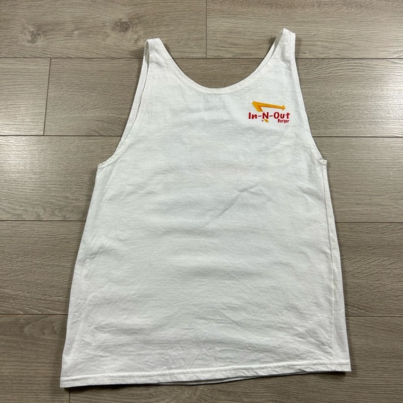 In N Out Burger Retro Vintage Muscle Logo Tank Top - Picture 1 of 8